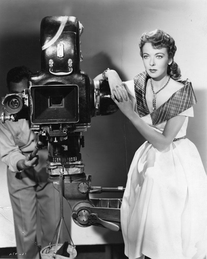 图像 of filmmaker Ida Lupino and her camera